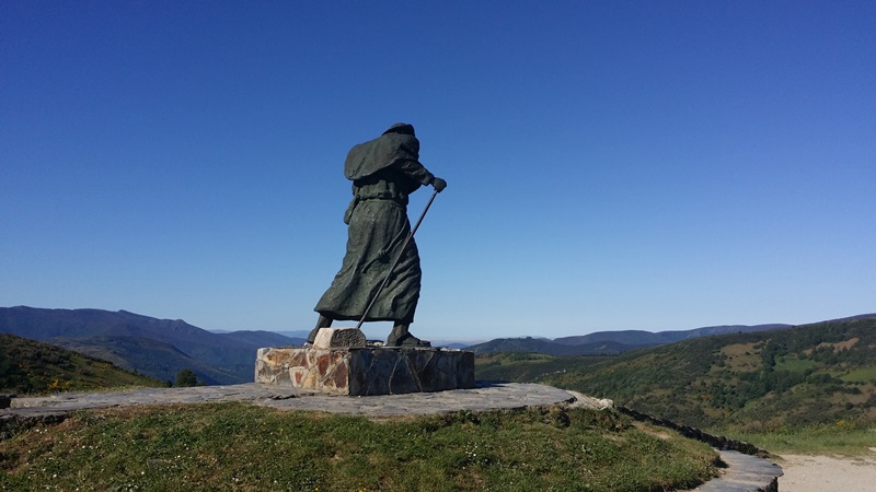 Pilgrim Statue Alto do San Roque