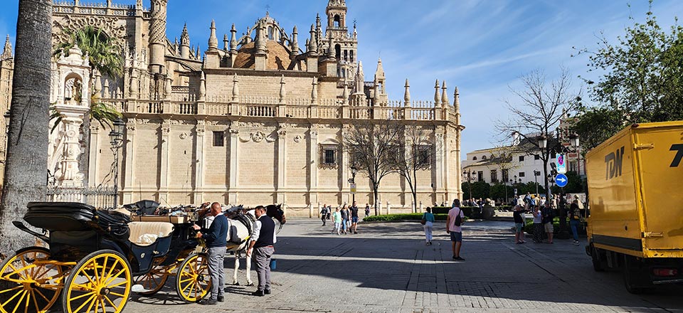 Around Hotel Simon in Seville – Videos