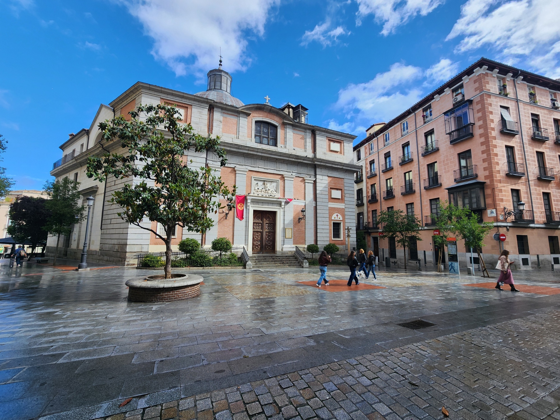 Real Iglesia Parroquial de Santiago y San Juan Bautista