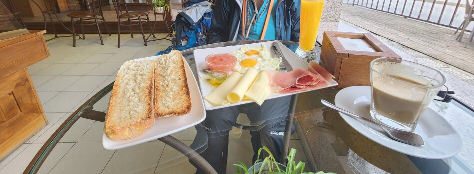 Day 3 - Manzanares El Real to Cercedilla - breakfast
