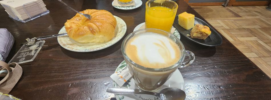 Day 16 - Silleda to Dornelas - breakfast