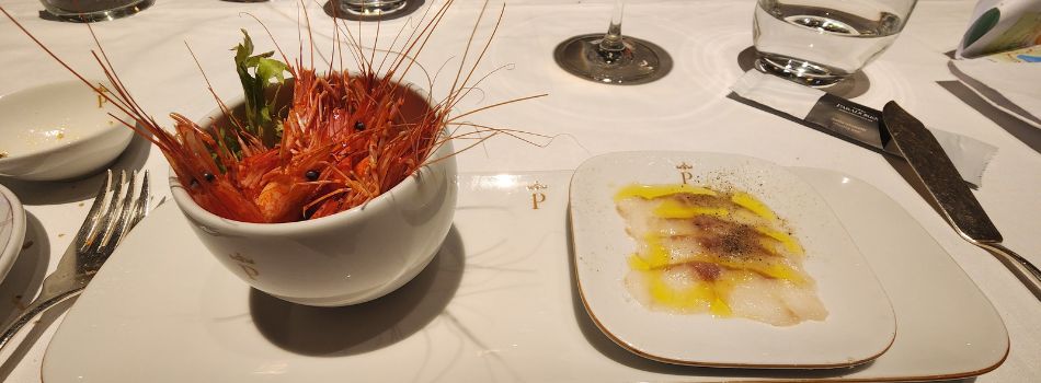 Day 18 - Lestedo to Santiag - having meal at parador