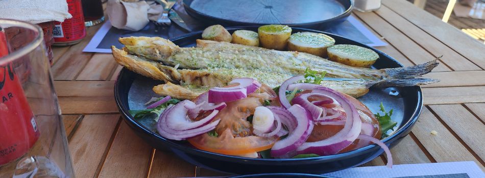 Day 2 - Lires to Fisterra - lunch